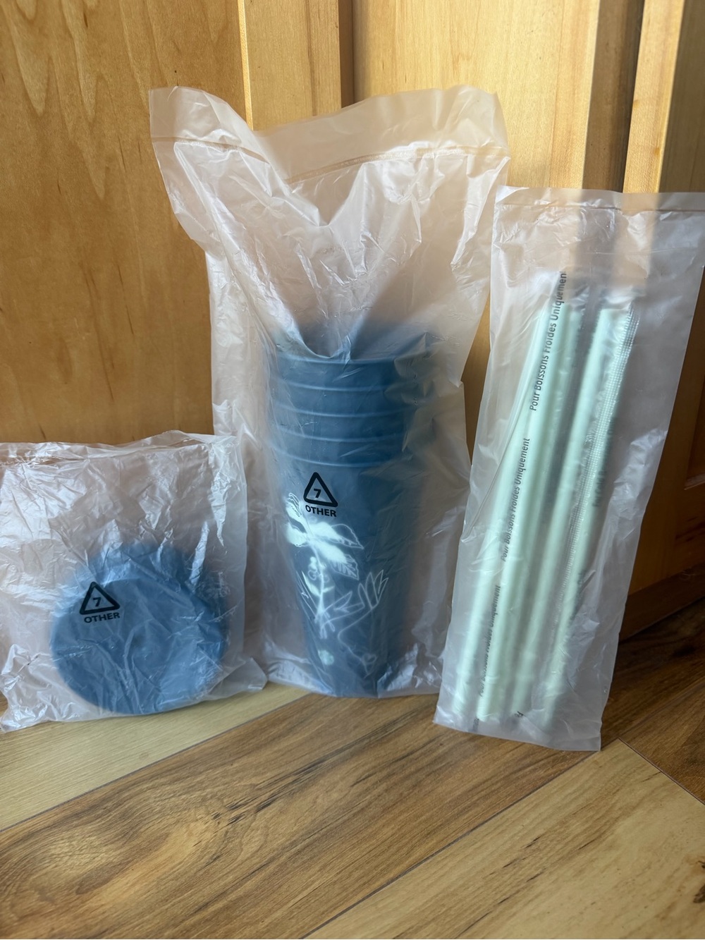 Set of 5 Starbucks Sip Sustainably Cups with Lids and Straws